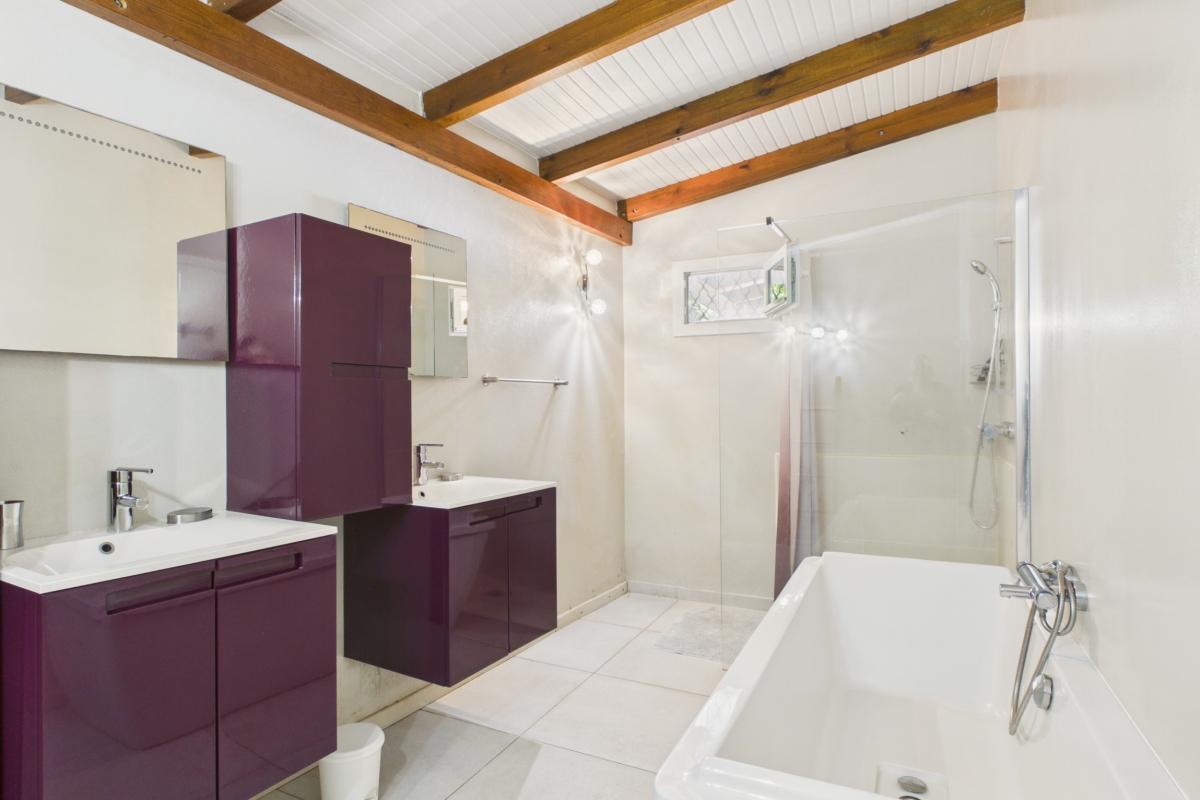 Location martinique  trois ilets 5 chambres - salle de douche suite